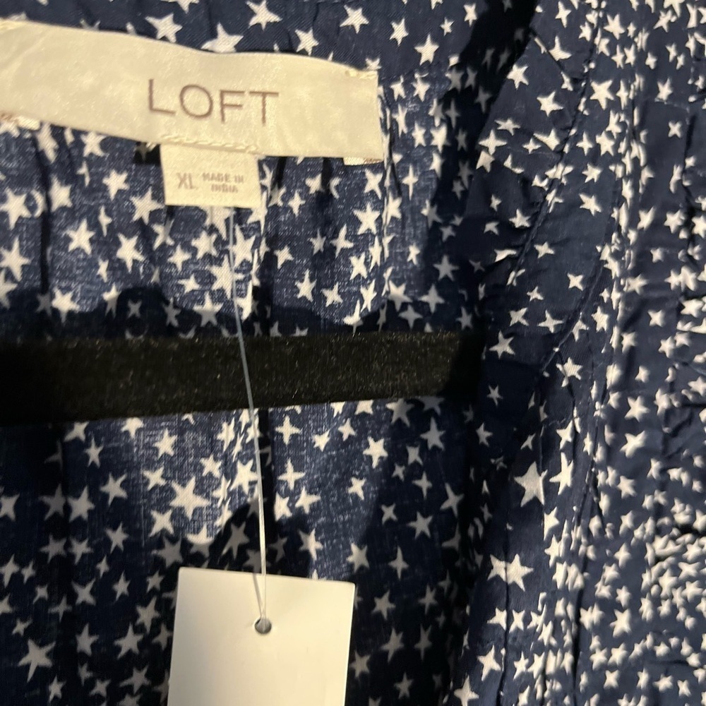 Loft Ruffle Bib Pin Tuck Button Top Ruffle Cap Sleeves Star Pattern Blue XL NWT - Picture 7 of 9